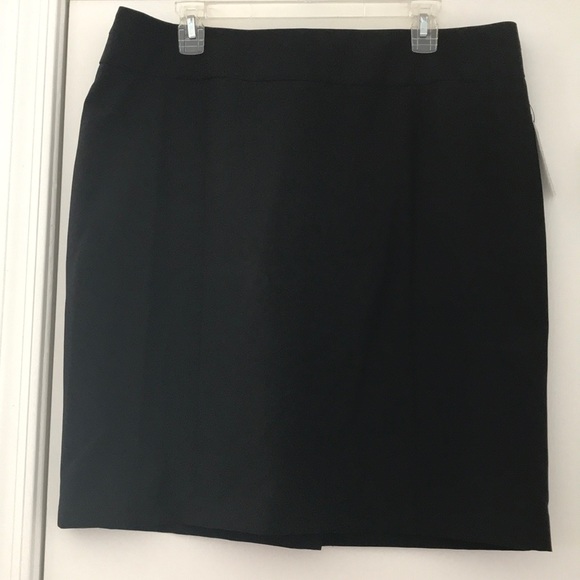 George Dresses & Skirts - ❤️3/$13❤️ 🖤 Black pencil skirt 🖤